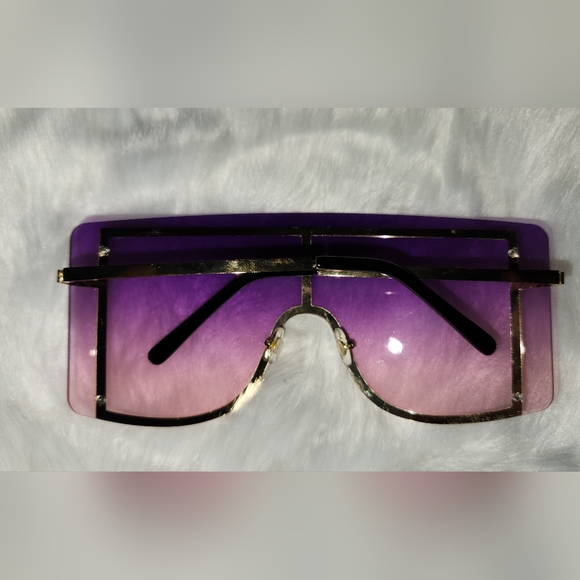 🔥 NWOT! SUNGLASSES !! 🌞 FINAL OFFER - Picture 2 of 3